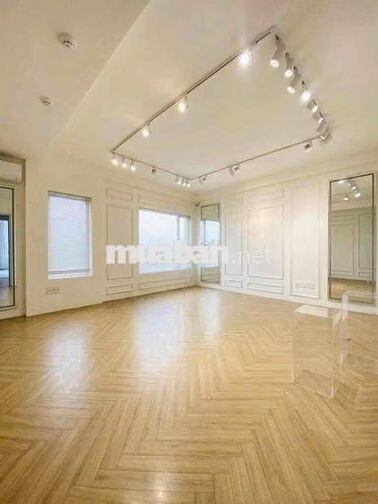 NHÀ ĐẸP KHU VIP- Hoa Phượng, P.2, PN - DTSD 450m2, Sàn Suốt,4 Tầng Lầu