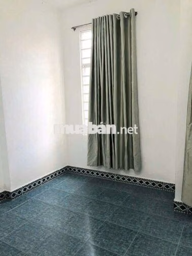 CHO THUÊ NHÀ MẶT TIỀN TRƯỜNG CHINH. 1 TRỆT 2 LẦU, SÂN THƯỢNG. CÓ 5PN