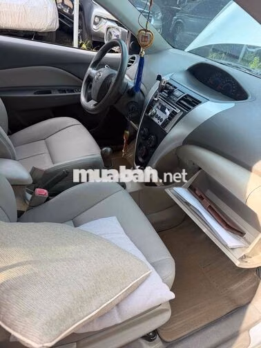 Toyota Vios 1.5E 2011 Số sàn Bạc