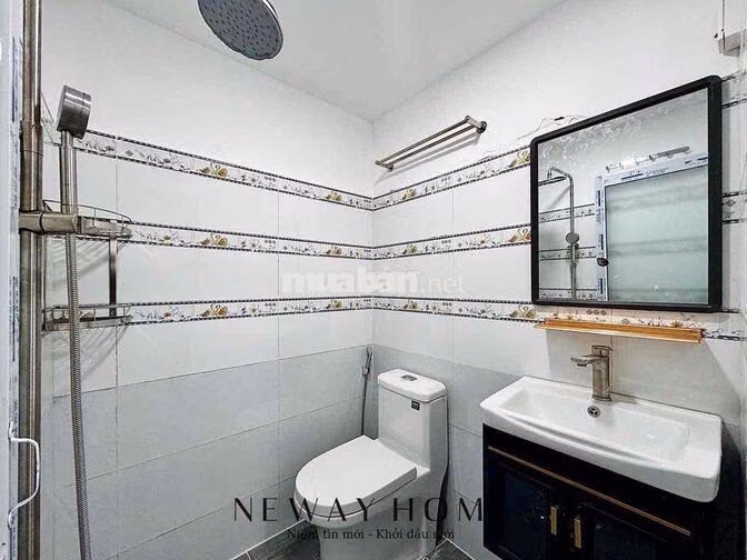 PHÒNG GÁC BANCONG CỬA SỔ NGAY HOÀNG HOA THÁM - ETOWN CỘNG HOÀ