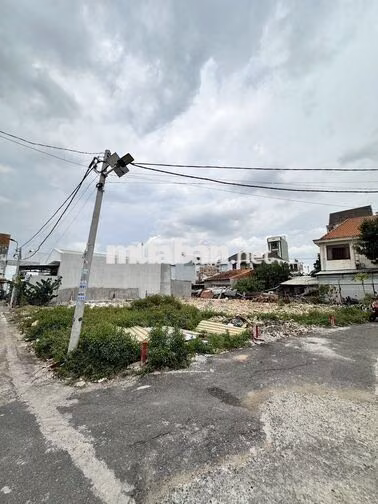 LÔ đất 82m2 đường số 9 cạnh Vạn Phúc City giá 6 tỷ đất trống SHR
