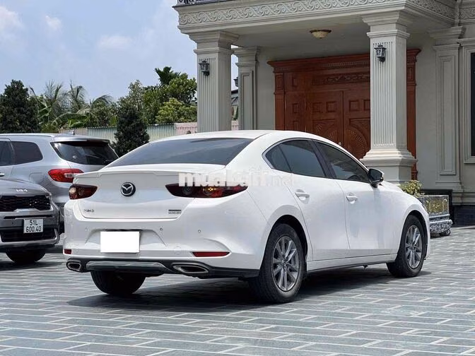 Mazda Mazda 3 Luxury 2023 Trắng 26000 km