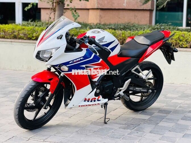 Honda CBR Đỏ Trắng Xanh xe máy zin.chính chủ đi
