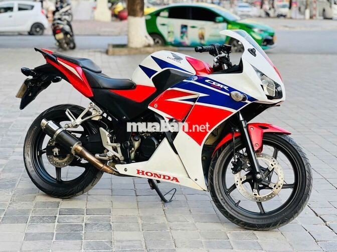Honda CBR Đỏ Trắng Xanh xe máy zin.chính chủ đi