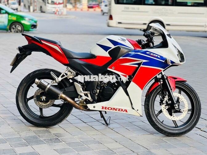 Honda CBR Đỏ Trắng Xanh xe máy zin.chính chủ đi