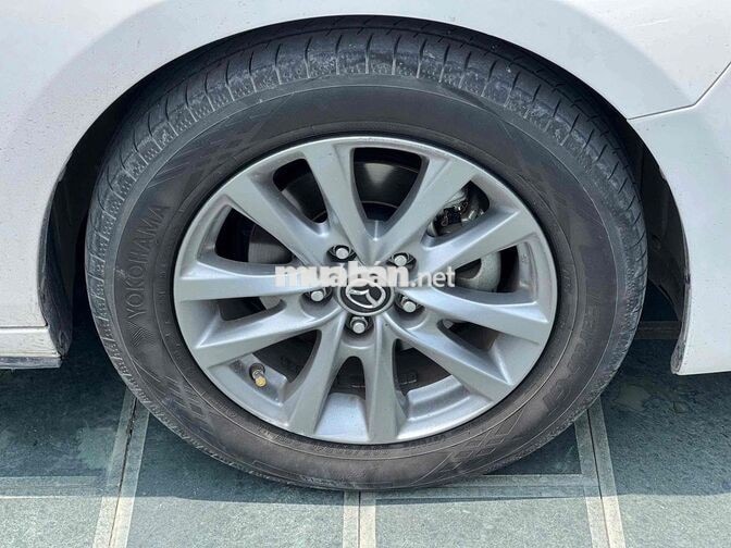 Mazda Mazda 3 Luxury 2023 Trắng 26000 km