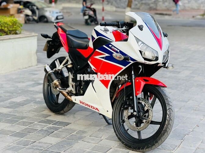 Honda CBR Đỏ Trắng Xanh xe máy zin.chính chủ đi