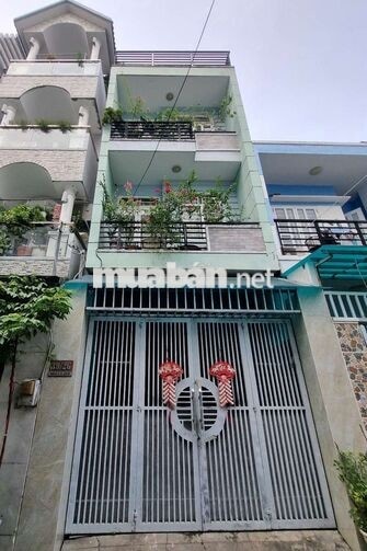 Nhà hẻm xe hơi đi bộ ra công viên làng hoa, cách Quang Trung 100m