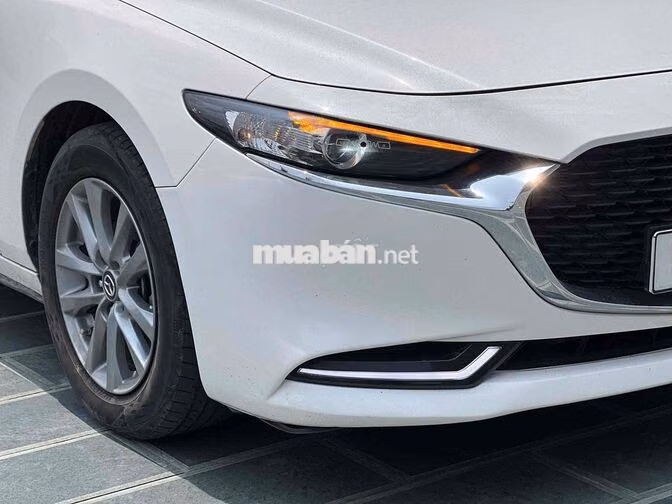 Mazda Mazda 3 Luxury 2023 Trắng 26000 km