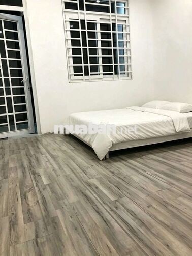 Cần cho thuê nhà nguyên căn,72m2, 2 tầng 3PN, đường xe hơi 10m