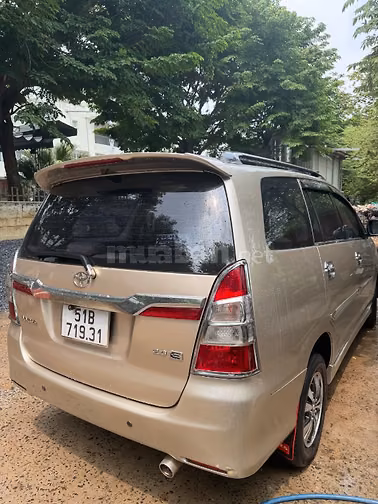 Bán xe Innova 2015 màu vàng cát