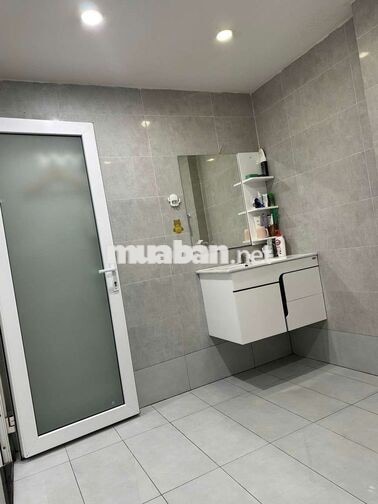 Cần cho thuê nhà nguyên căn,72m2, 2 tầng 3PN, đường xe hơi 10m