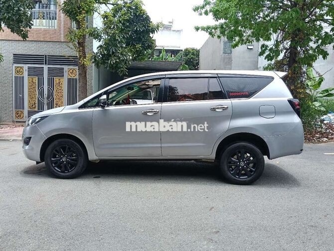 Toyota Innova 2018 Số sàn Xăng 7 chỗ