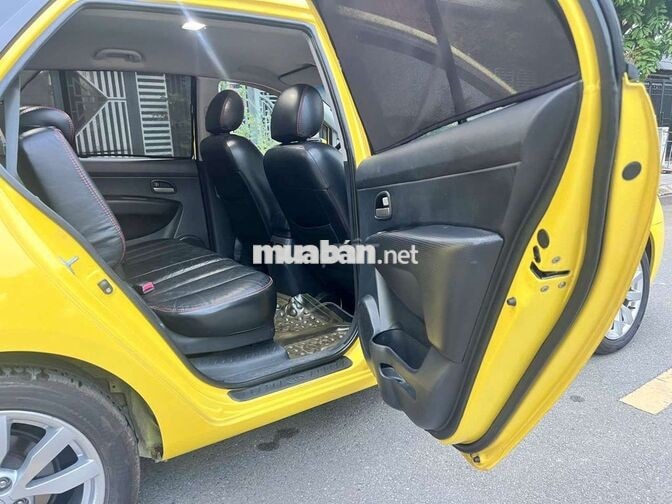 Kia Carens 2010 Số sàn Xăng 1.6 Vàng