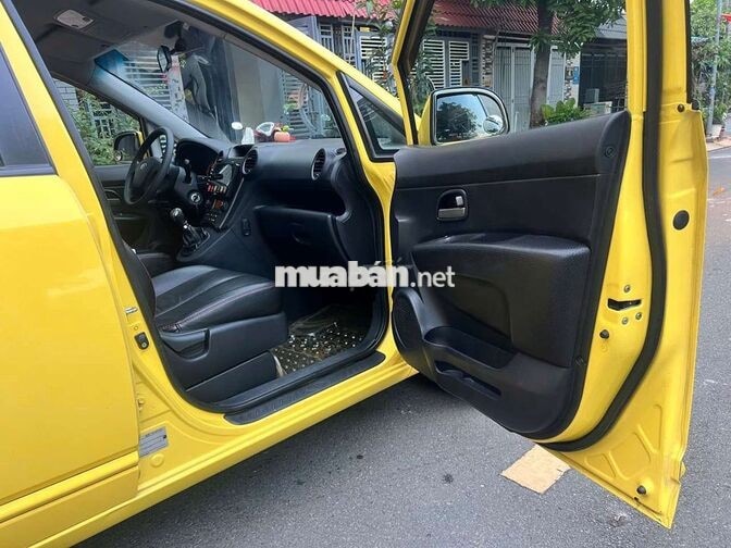 Kia Carens 2010 Số sàn Xăng 1.6 Vàng
