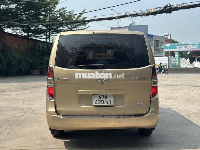 Hyundai Starex 2011 Vàng cát