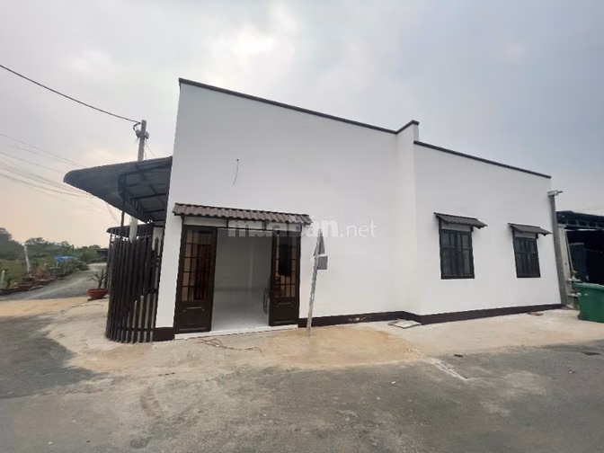 Phước Hiệp, Củ Chi (gần đường Cây Trôm). Cách KCN Tây Bắc 3km