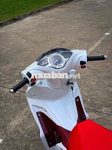 Honda Future 125 Trắng, Đỏ
