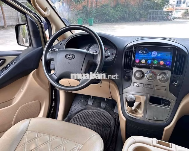 Hyundai Starex 2011 Vàng cát