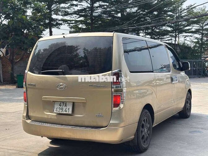 Hyundai Starex 2011 Vàng cát