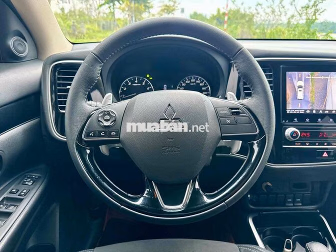 Mitsubishi Outlander 2.0L CVT 2022 Trắng 7 chỗ