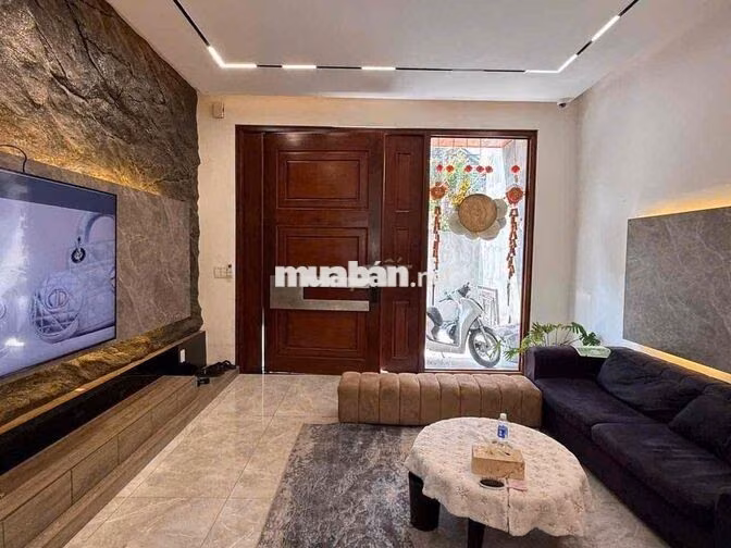 176 ✨ 🏡 CHO THUÊ NHÀ 5 TẦNG CÓ THANG MÁY MẶT TIỀN THÍCH QUẢNG ĐỨC