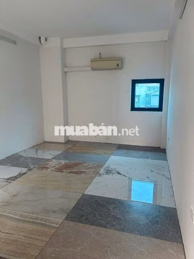 Nhà 6T Hoàng Quốc Việt – 75m² – Sát mặt phố – Vỉa hè ô tô tránh - KD