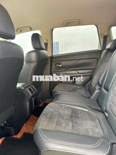 Mitsubishi Outlander 2.0L CVT 2022 Trắng 7 chỗ