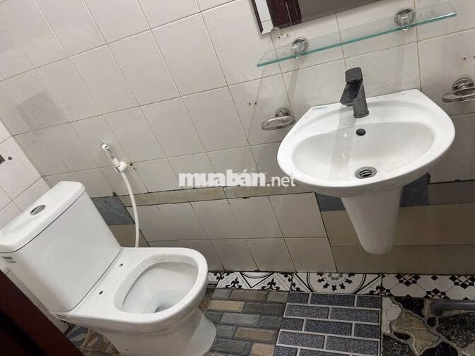 Nhà 6T Hoàng Quốc Việt – 75m² – Sát mặt phố – Vỉa hè ô tô tránh - KD