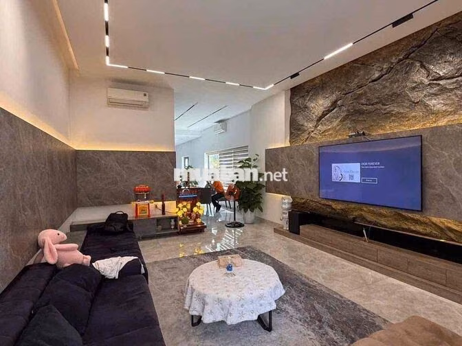 176 ✨ 🏡 CHO THUÊ NHÀ 5 TẦNG CÓ THANG MÁY MẶT TIỀN THÍCH QUẢNG ĐỨC