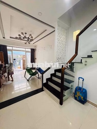 nhà cho thuê nguyên căn ngay chợ Hiệp Bình - sẵn nội thất cao cấp