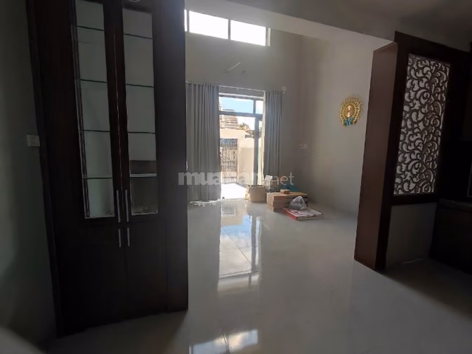 Nhà đẹp trệt lầu D.An Khương KCN Trảng Bàng 301m2 14x21 Sổ riêng 950tr