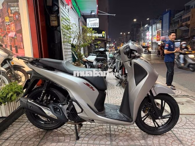 Honda SH150i ABS 2018 Bạc 10.000 km