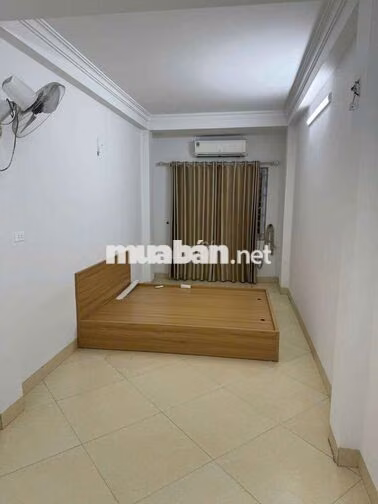 Cho ThuêNguyên Căn 4 tầng giá 9.5tr ở Định Công 