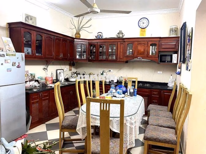 Cho thuê nhà riêng ngõ 299 Hoàng Mai - 80m2 -3 tầng - ô tô đỗ cửa