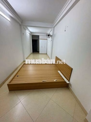 Cho ThuêNguyên Căn 4 tầng giá 9.5tr ở Định Công 