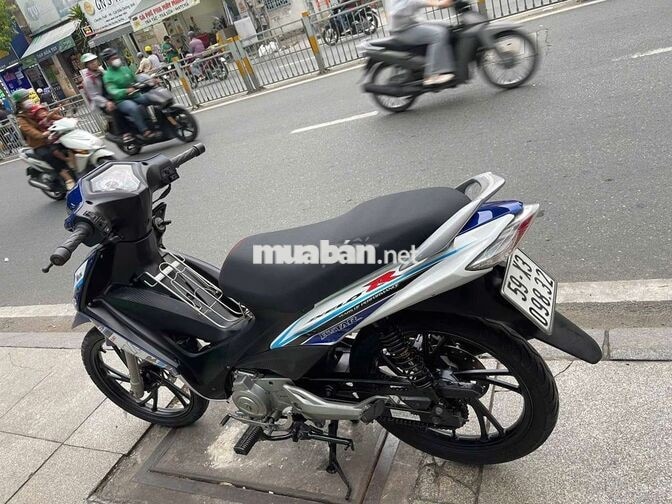 Suzuki Axelo 2017 Xanh trắng