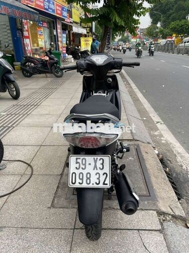Suzuki Axelo 2017 Xanh trắng