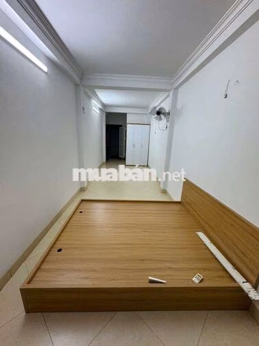Cho ThuêNguyên Căn 4 tầng giá 9.5tr ở Định Công 