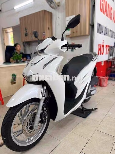 Honda SH 125 CBS 2026 Trắng đen 1000km