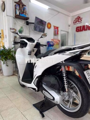 Honda SH 125 CBS 2026 Trắng đen 1000km