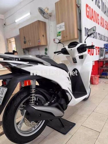 Honda SH 125 CBS 2026 Trắng đen 1000km