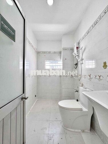 CĂN HỘ BAN CÔNG FULL NỘI THẤT GẦN UEH HỒ CON RÙA TRUNG TÂM Q3 GẦN Q1