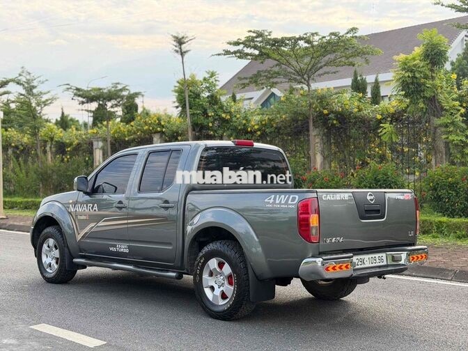 Nissan Navara 2011 4x4 MT Máy Dầu
