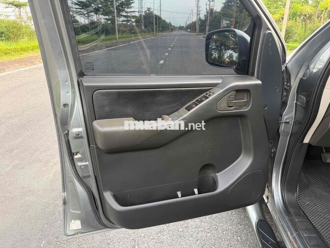 Nissan Navara 2011 4x4 MT Máy Dầu