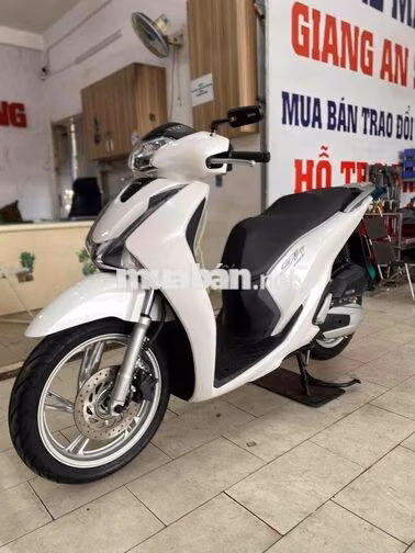 Honda SH 150 ABS 2017 Trắng đen