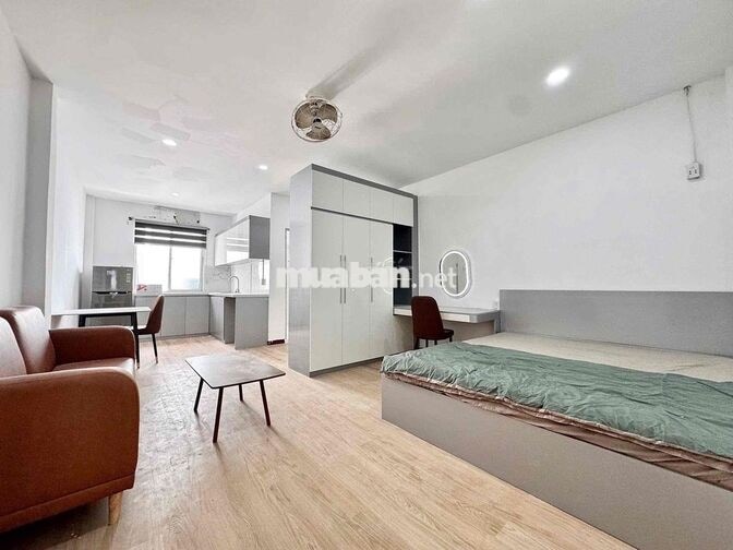 CĂN HỘ BAN CÔNG FULL NỘI THẤT GẦN UEH HỒ CON RÙA TRUNG TÂM Q3 GẦN Q1