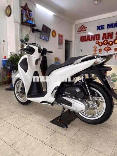 Honda SH 150 ABS 2017 Trắng đen