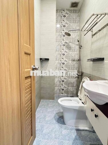 PHÒNG BAN CÔNG - SẴN MÁY LẠNH - THANG MÁY