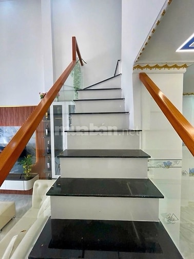 Chỉ 2tỷ9 ! Nhà 4x10 Mới Tinh 2 TẦNG XE HƠI THÔNG VI VU BÌNH TÂN 